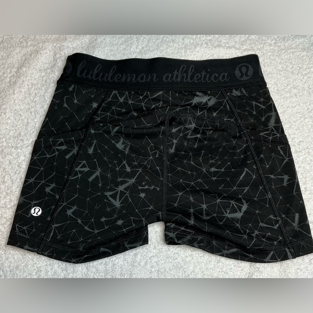 Lululemon Tight Stuff Short 4" - Black Geometric Print - Size [2 - Picture 3 of 7